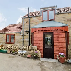  Holiday home Farm Yard United Kingdom