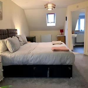  Holiday home Entire 4 Bed Townhouse United Kingdom