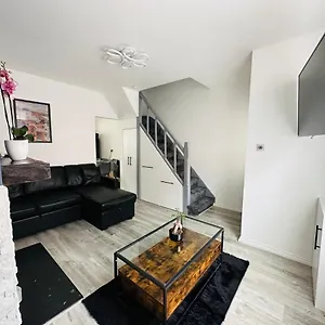  Holiday home Cosy House With Floating Beds In United Kingdom